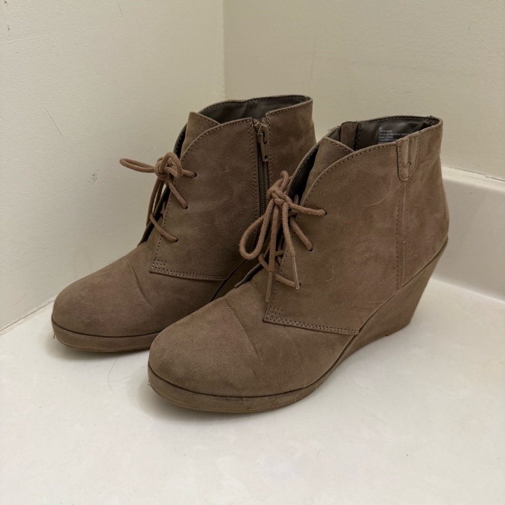 Merona Women's Taupe Wedge Booties size 8.5